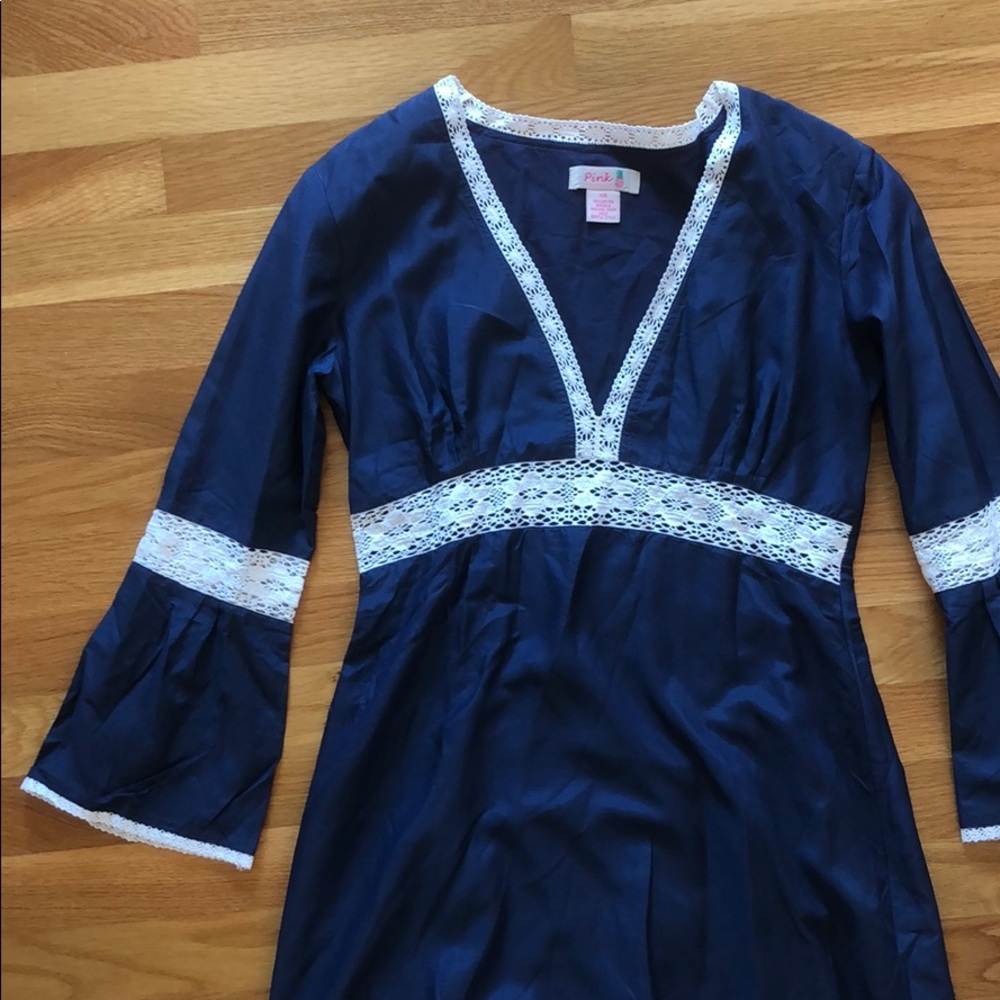 PINK PINEAPPLE navy lace coverup sz xs